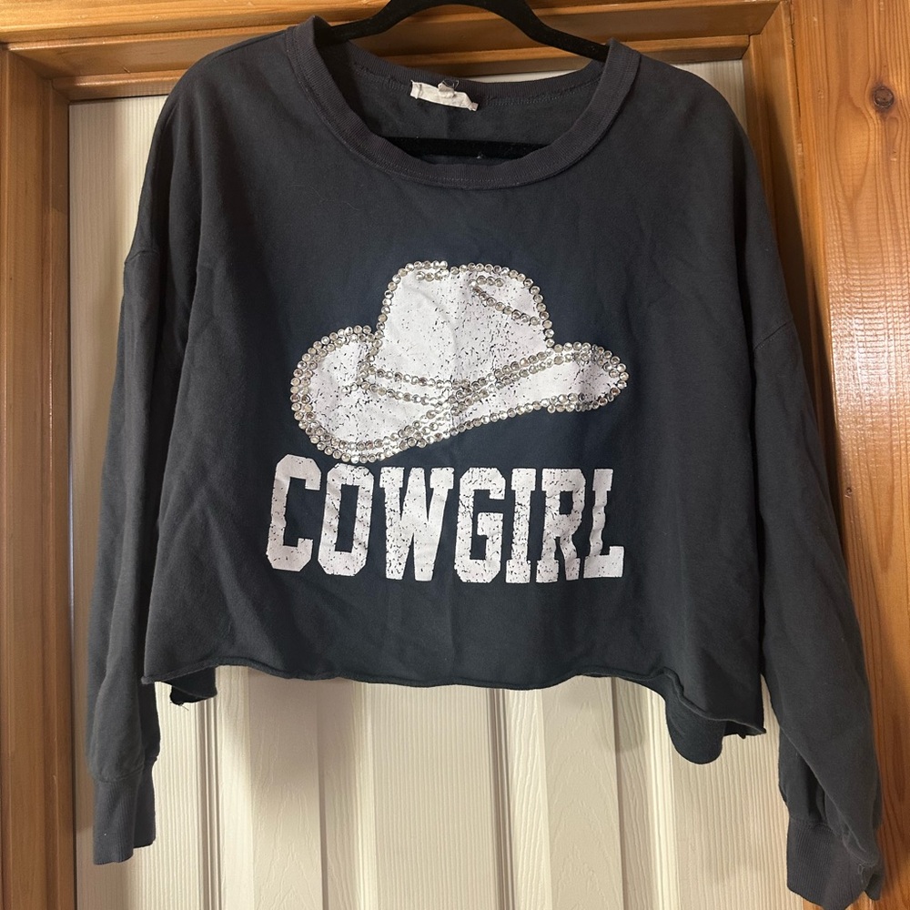 Women’s like new Boutique rhinestone cowgirl cropped sweatshirt sz sm